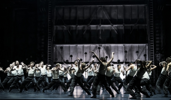 julien_benhamou_opera_national_de_paris-body-and-soul-crystal-pite-057_1