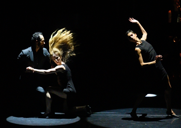 sao_paulo_companhia_de_danca_edouardlock_c_arthur_wolkovier_2_0